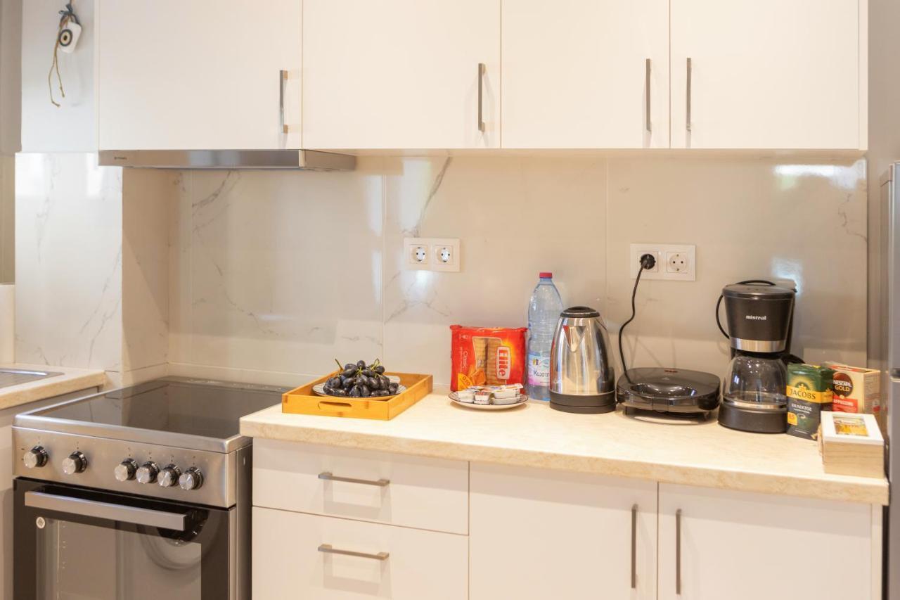 Meda'S Apartment Дассия Экстерьер фото